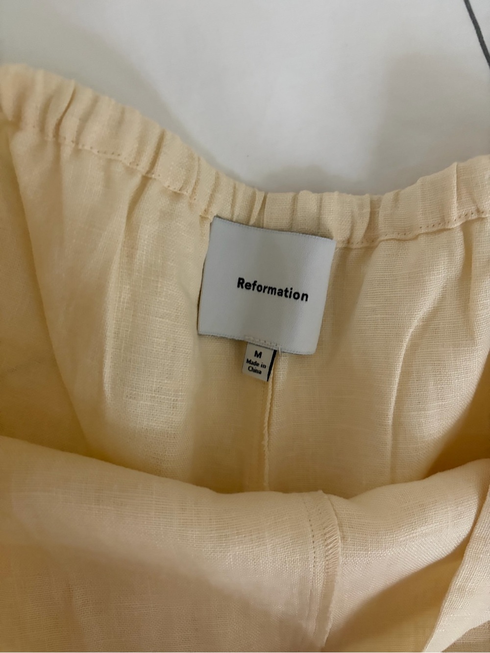 NEW Reformation Fern Sugar Yellow Lace Trim Linen Shorts Elastic Waist | US M - Picture 2 of 3